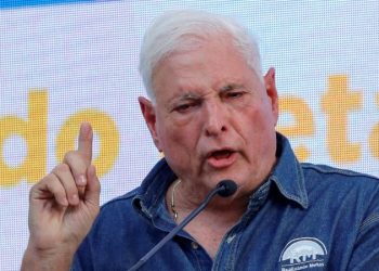 Former Panama president Martinelli leaves Nicaraguan embassy for asylum in Colombia