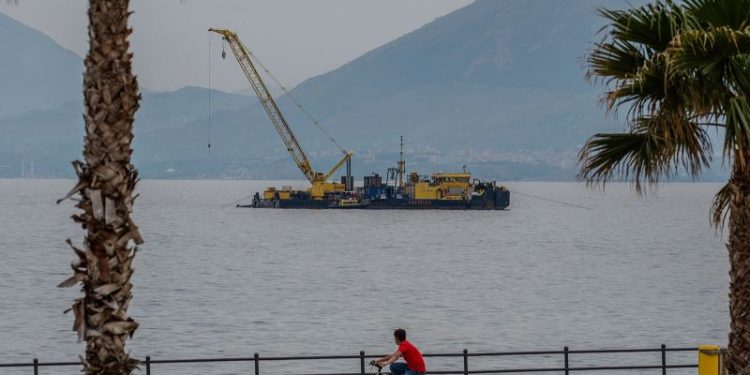 First major piece of Bayesian superyacht recovered from seabed