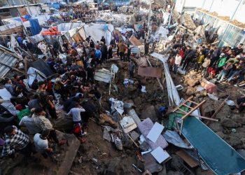 Israeli airstrike on central Gaza school compound housing displaced people kills 22, as military operation intensifies